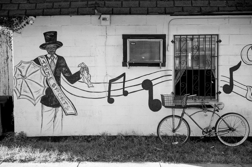 a mural with musical notes